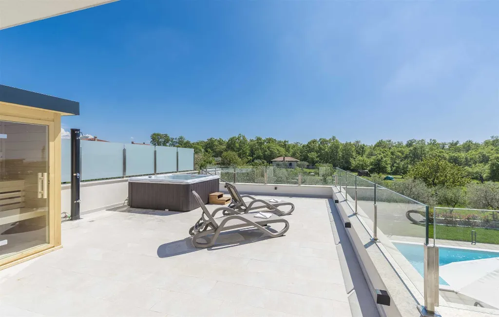 Bužinija 4-Bedroom Villa for 8 Guests