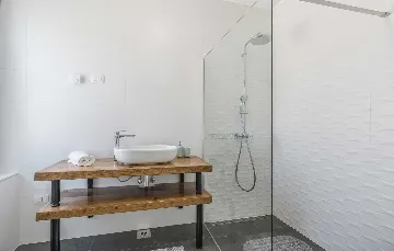 Bužinija 4-Bedroom Villa for 8 Guests