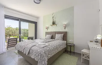 Bužinija 4-Bedroom Villa for 8 Guests