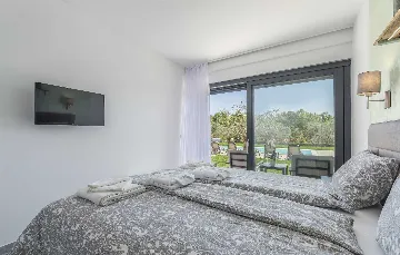 Bužinija 4-Bedroom Villa for 8 Guests