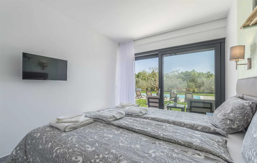 Bužinija 4-Bedroom Villa for 8 Guests