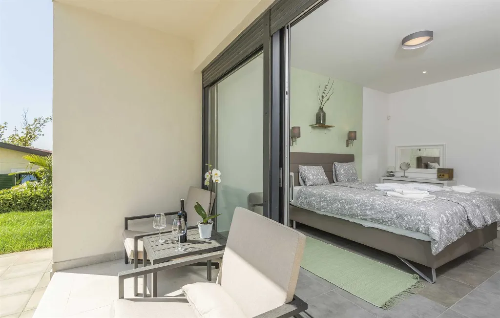 Bužinija 4-Bedroom Villa for 8 Guests