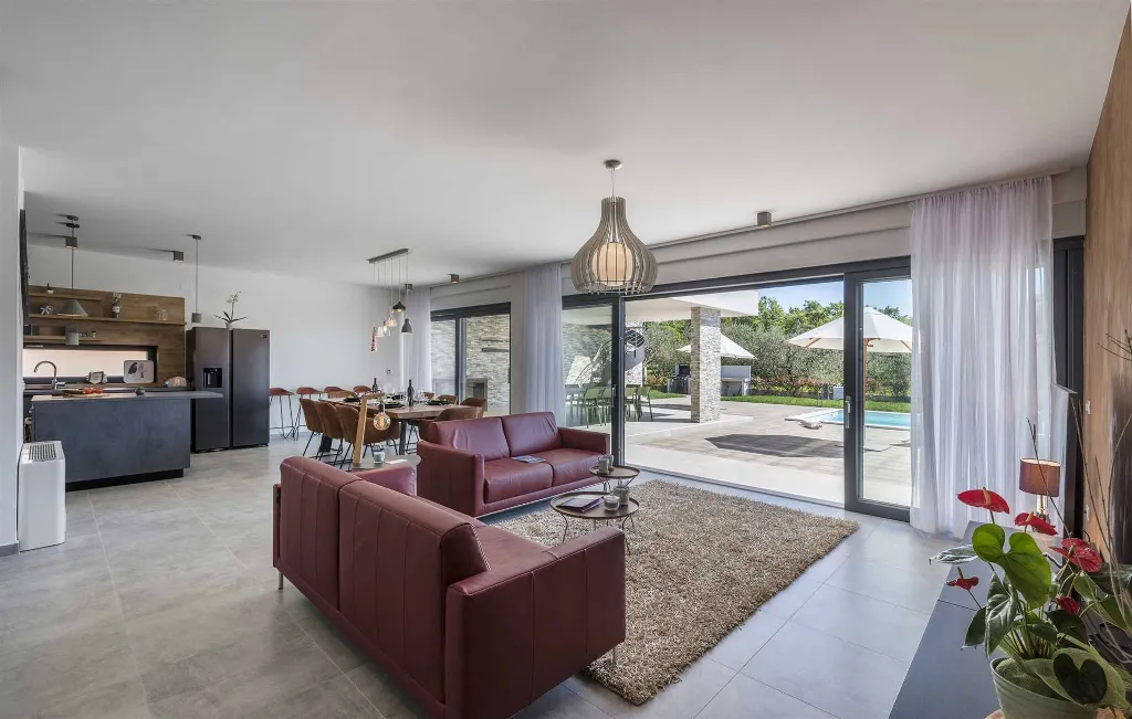 Bužinija 4-Bedroom Villa for 8 Guests