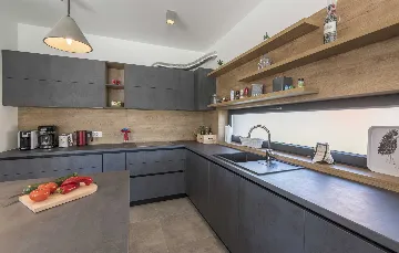 Bužinija 4-Bedroom Villa for 8 Guests