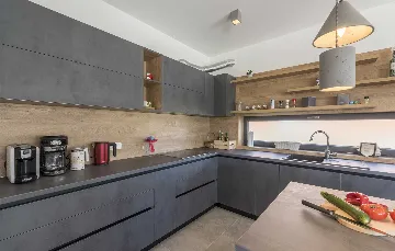 Bužinija 4-Bedroom Villa for 8 Guests