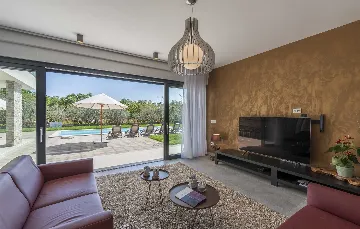 Bužinija 4-Bedroom Villa for 8 Guests