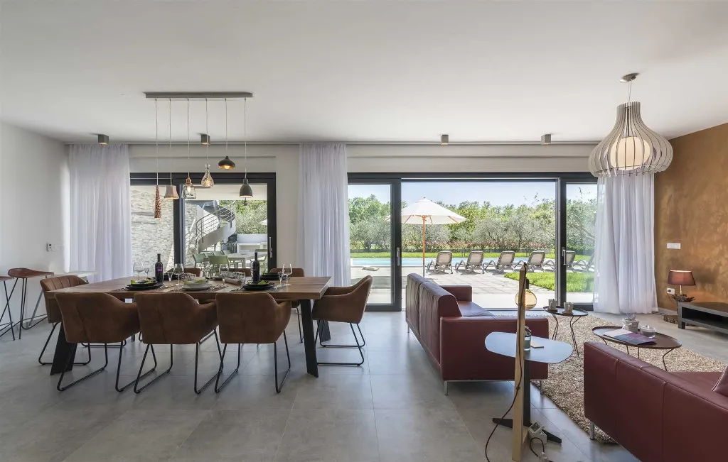 Bužinija 4-Bedroom Villa for 8 Guests