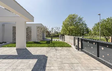 Bužinija 4-Bedroom Villa for 8 Guests
