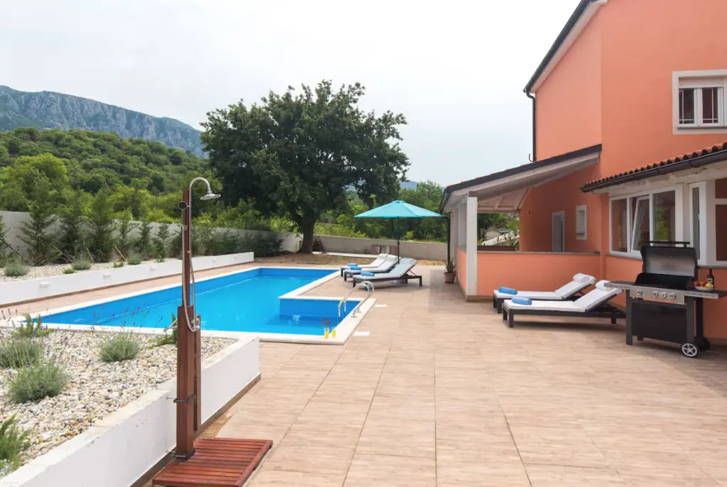 3-Bedroom Villa with Private Pool in Tribalj