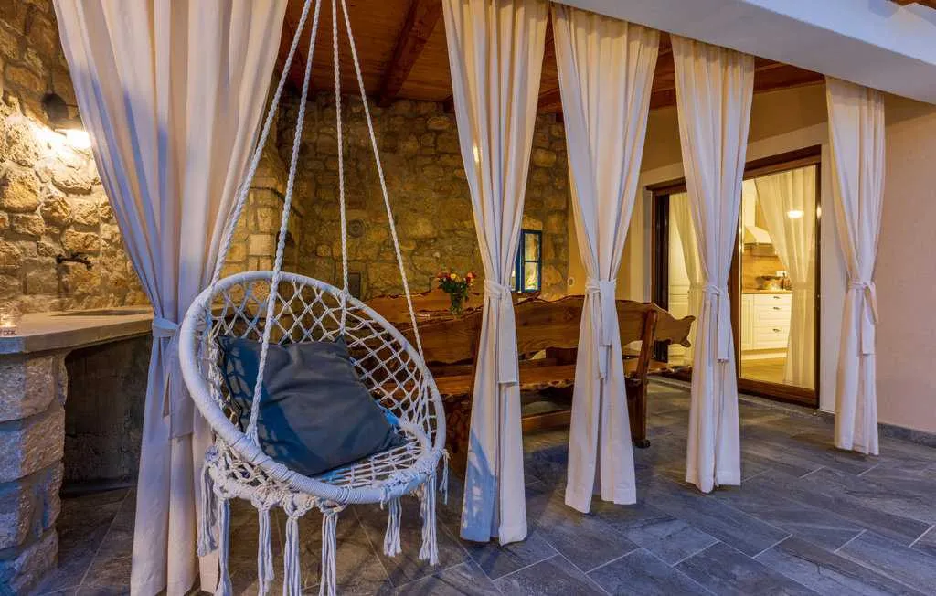 Grižane-Belgrad Villa with Private Pool & Sauna