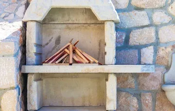 2-Bedroom Villa in Grižane-Belgrad (Up to 5)