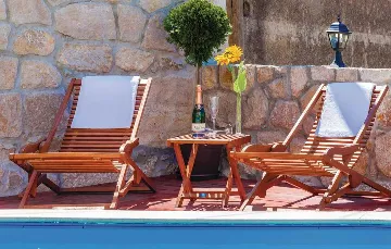 2-Bedroom Villa in Grižane-Belgrad (Up to 5)