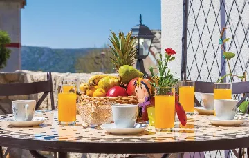 2-Bedroom Villa in Grižane-Belgrad (Up to 5)