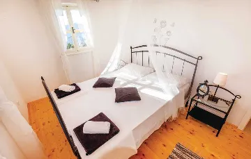 2-Bedroom Villa in Grižane-Belgrad (Up to 5)