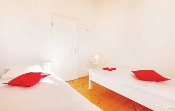 2-Bedroom Villa in Grižane-Belgrad (Up to 5)