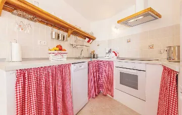 2-Bedroom Villa in Grižane-Belgrad (Up to 5)