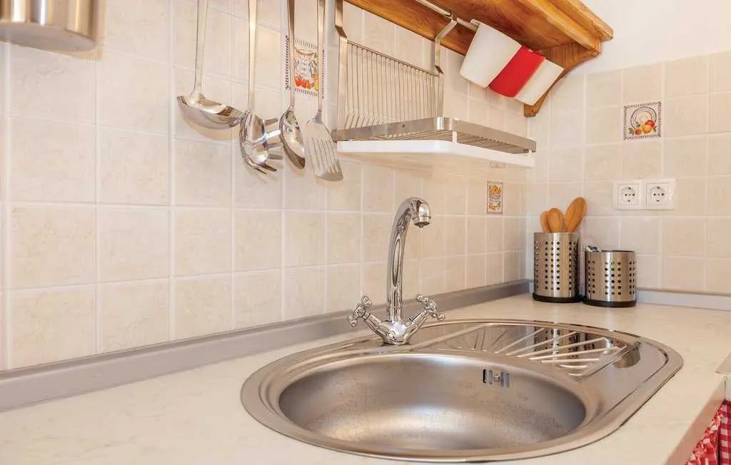 2-Bedroom Villa in Grižane-Belgrad (Up to 5)