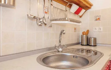 2-Bedroom Villa in Grižane-Belgrad (Up to 5)