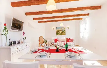 2-Bedroom Villa in Grižane-Belgrad (Up to 5)