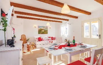 2-Bedroom Villa in Grižane-Belgrad (Up to 5)