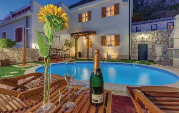 2-Bedroom Villa in Grižane-Belgrad (Up to 5)