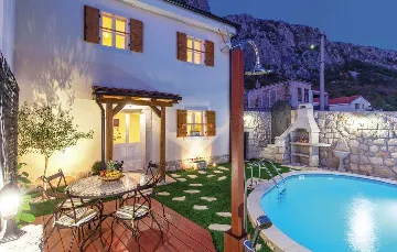 2-Bedroom Villa in Grižane-Belgrad (Up to 5)