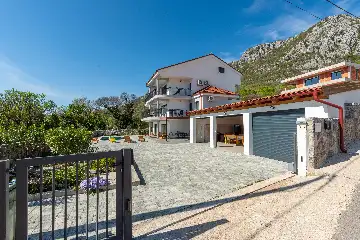 Bribir Villa for Groups with Outdoor Dining