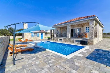 4-Bedroom Villa in Vrsi with Heated Pool