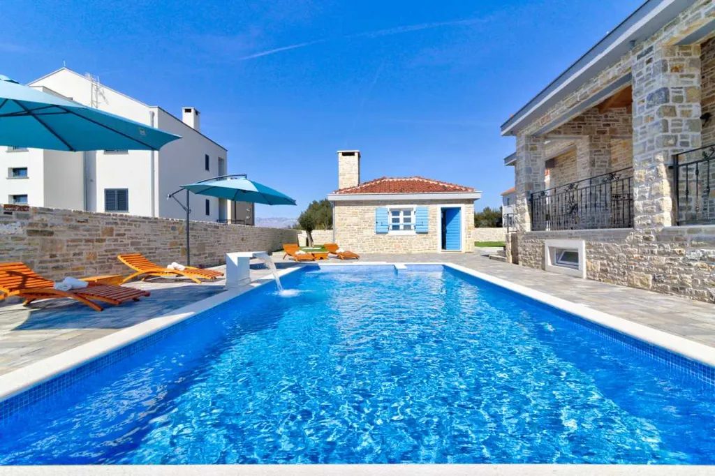 4-Bedroom Villa in Vrsi with Heated Pool