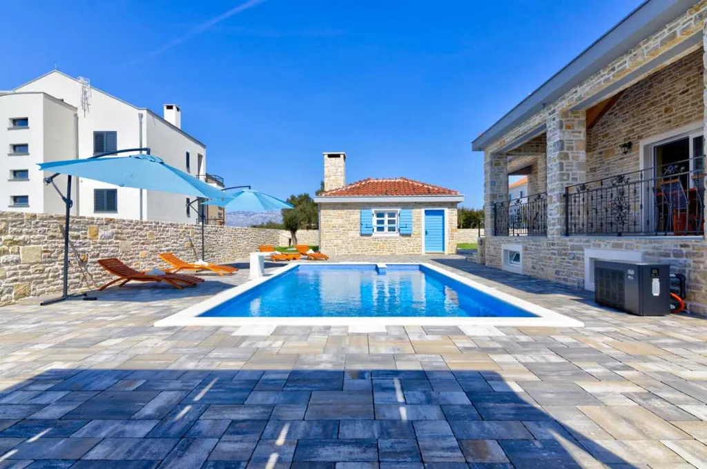 4-Bedroom Villa in Vrsi with Heated Pool