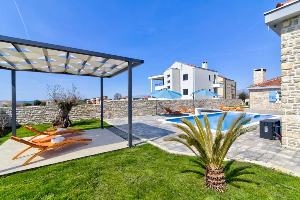 4-Bedroom Villa in Vrsi with Heated Pool