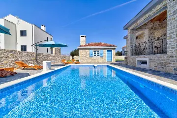 4-Bedroom Villa in Vrsi with Heated Pool