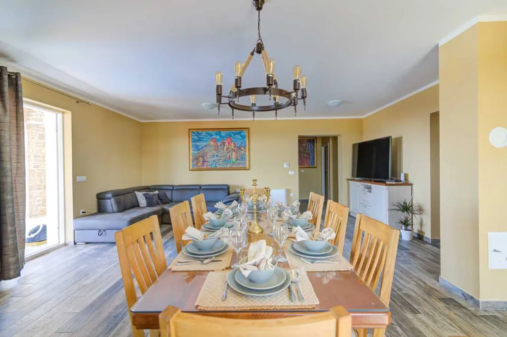 4-Bedroom Villa in Vrsi with Heated Pool