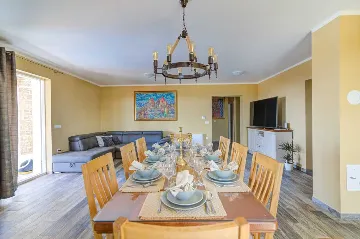 4-Bedroom Villa in Vrsi with Heated Pool