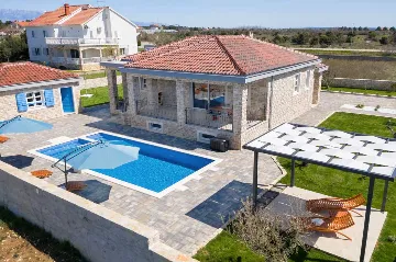 4-Bedroom Villa in Vrsi with Heated Pool