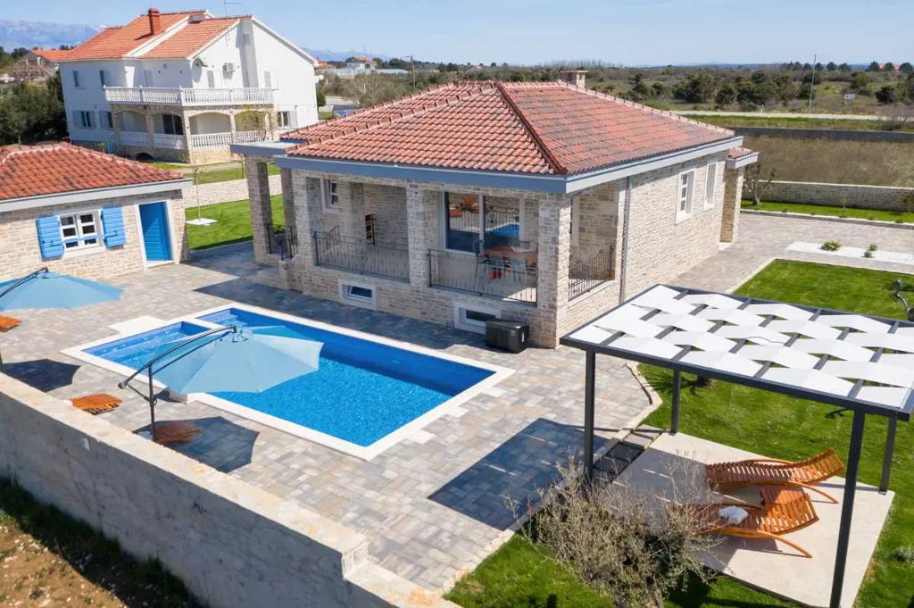 4-Bedroom Villa in Vrsi with Heated Pool