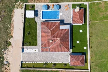 4-Bedroom Villa in Vrsi with Heated Pool