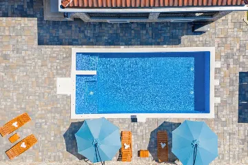 4-Bedroom Villa in Vrsi with Heated Pool