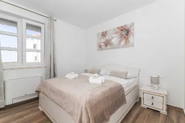 4-Bedroom Villa in Vrsi with Heated Pool