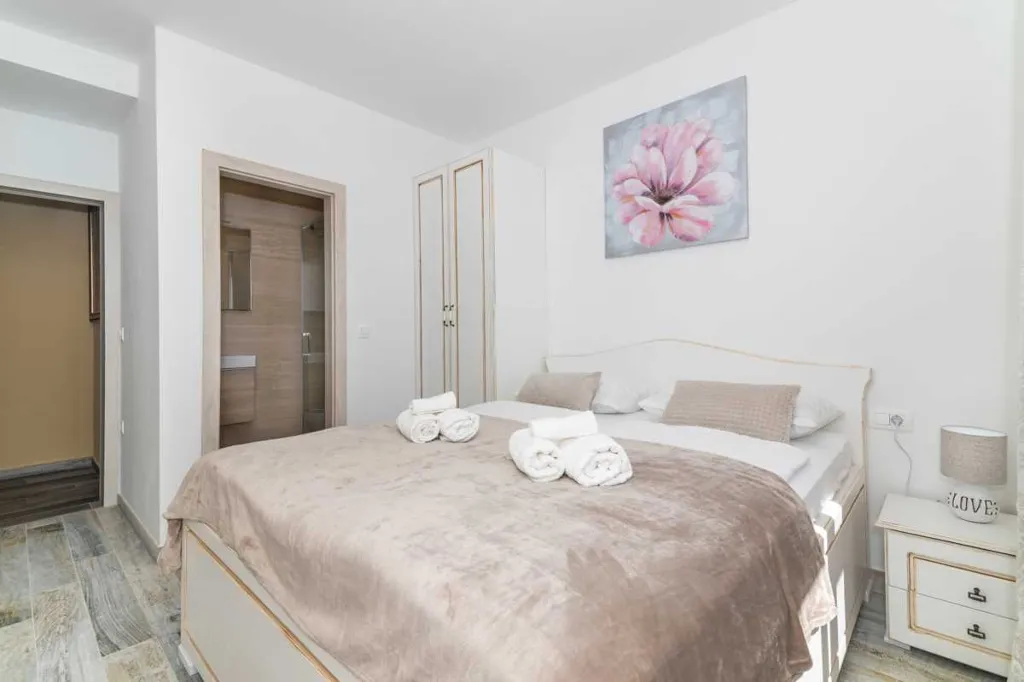 4-Bedroom Villa in Vrsi with Heated Pool