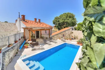 Semi-Detached Villa in Novi Vinodolski for 8 Guests