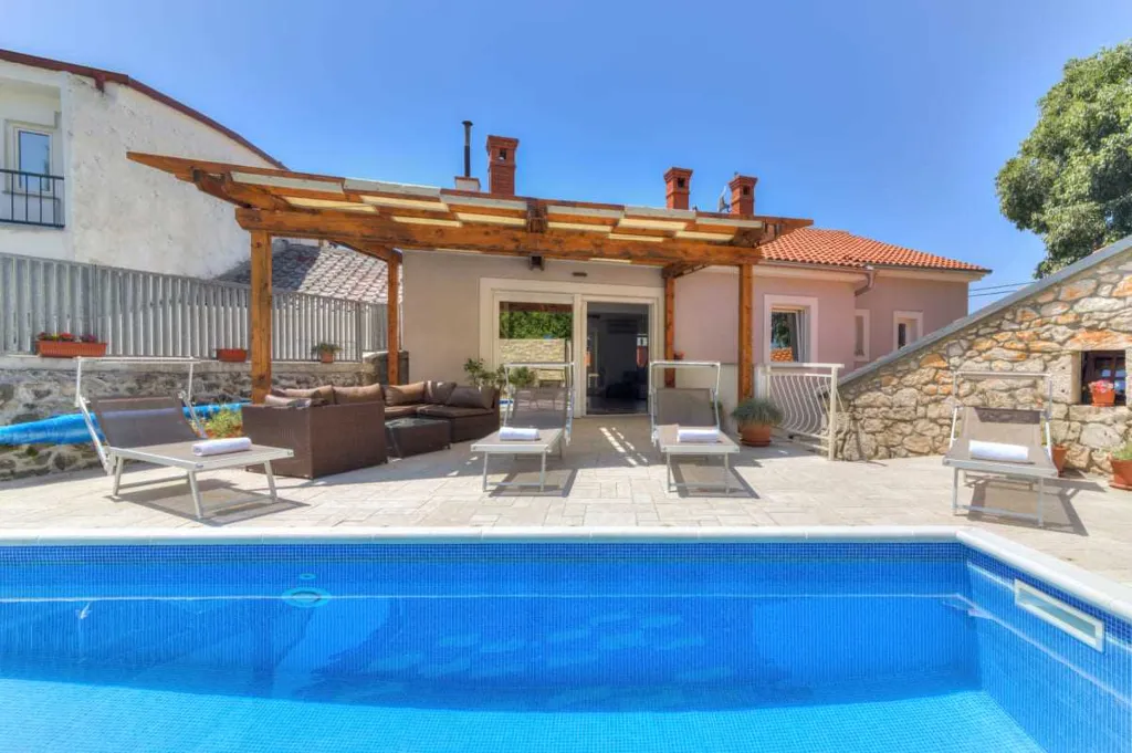 Semi-Detached Villa in Novi Vinodolski for 8 Guests