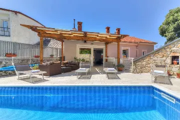 Semi-Detached Villa in Novi Vinodolski for 8 Guests