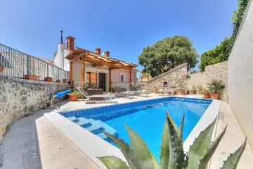 Semi-Detached Villa in Novi Vinodolski for 8 Guests