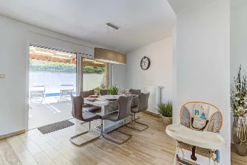 Semi-Detached Villa in Novi Vinodolski for 8 Guests