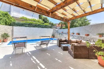 Semi-Detached Villa in Novi Vinodolski for 8 Guests