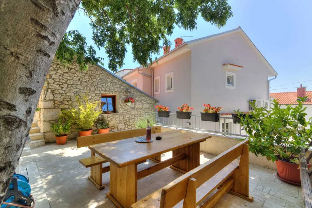 Semi-Detached Villa in Novi Vinodolski for 8 Guests
