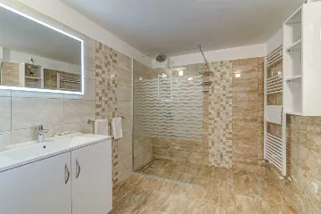 Semi-Detached Villa in Novi Vinodolski for 8 Guests
