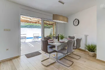 Semi-Detached Villa in Novi Vinodolski for 8 Guests