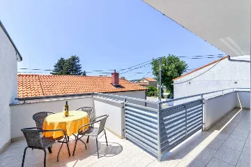 Semi-Detached Villa in Novi Vinodolski for 8 Guests